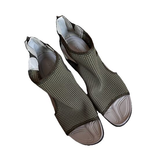 NWT JBU Sport Wedge Ankle Sandal Green Camo Mesh Summer Comfort Casual 9.5M - Picture 1 of 5